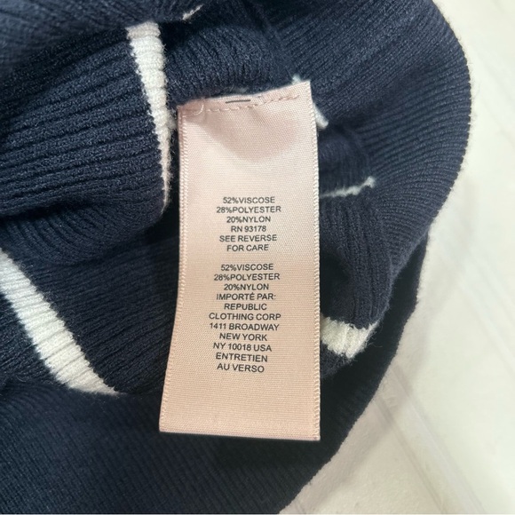 Philosophy Women Large Navy Blue White striped Crew Neck Ribbed Stretch Sweater - Picture 8 of 10